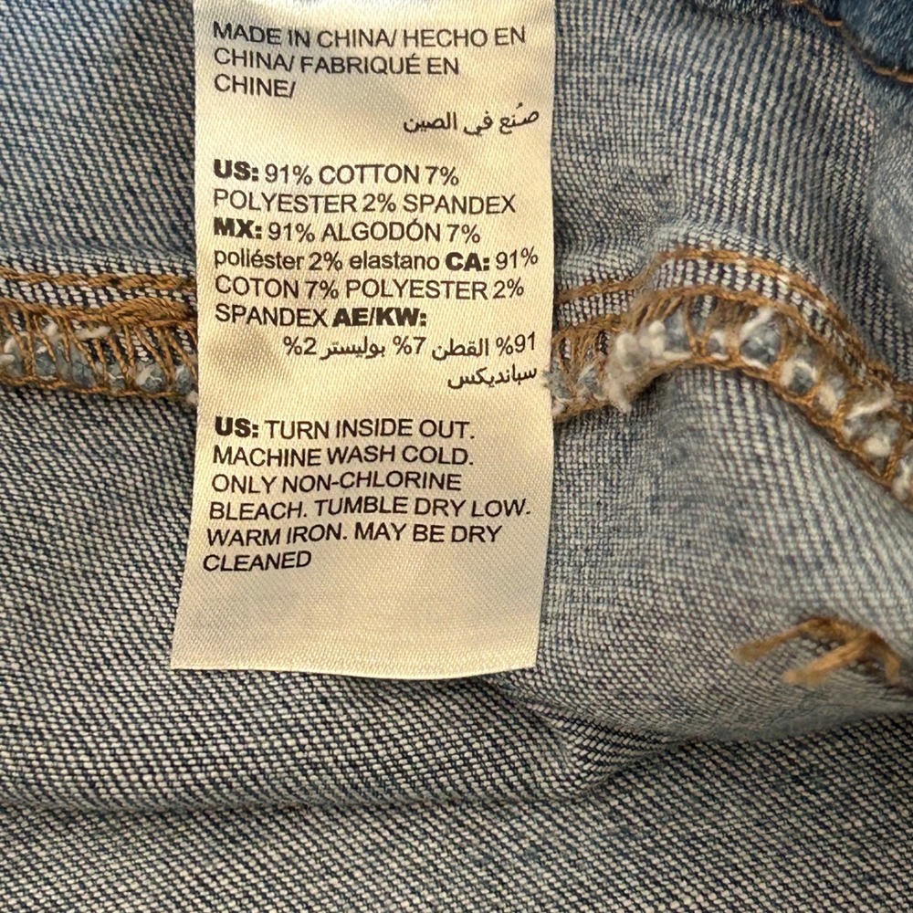 Chicos Light Wash Pull On Denim Jeggings Frayed Hem Size 2.5R US 14R - Picture 9 of 9